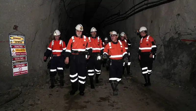 Bakan Işıkhan, Altın Madeni Ziyaretiyle Yatırımcıların Umutlarını Tazeliyor