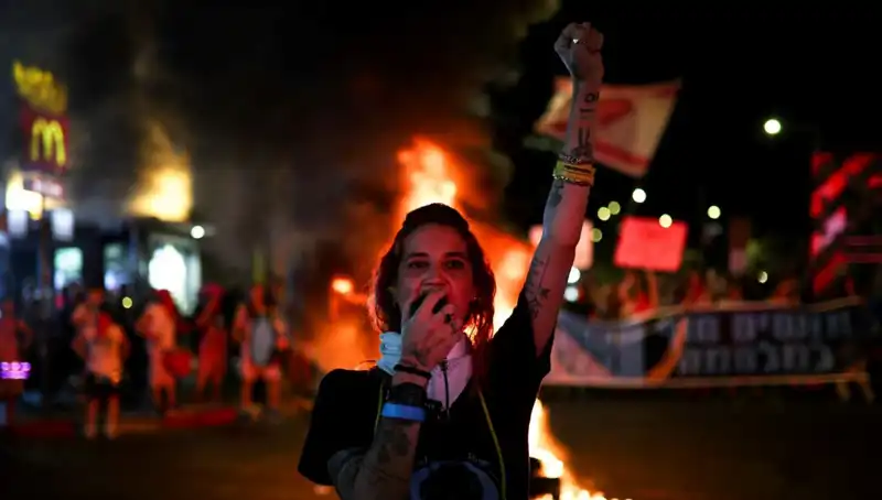 İsrail'de Binlerce Kişi Sokaklara Döküldü: Gazze Savaşı Sona Eriyor Mu?