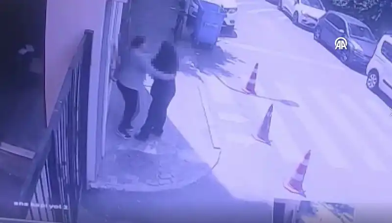 İstanbul'da Lise Tuvaletinde Dehşet Anları: Öğrenciler Şokta