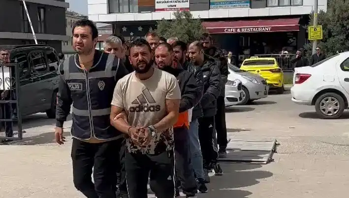 Edirne'de Eş Zamanlı Operasyonla Yedi Firari Yakalandı!