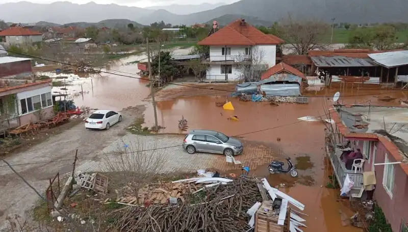 Burdur'da Sel Felaketi: Evsiz Kalanların Sayısı Artıyor