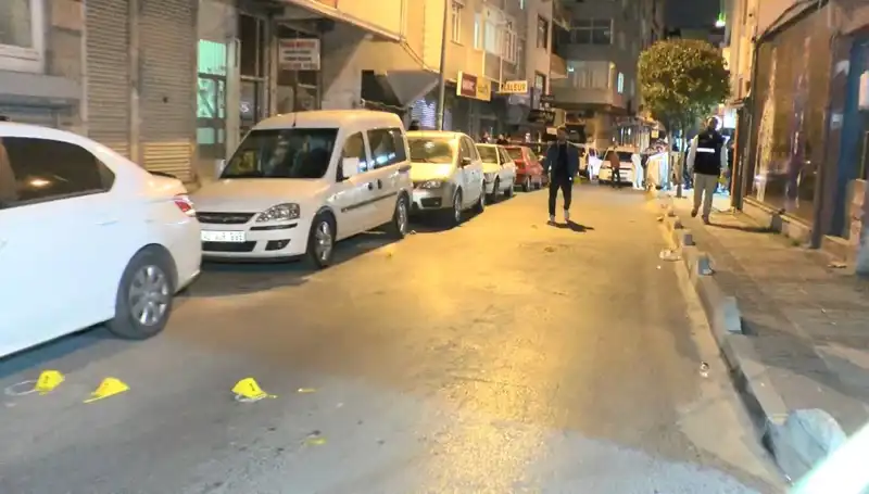 İstanbul'da Motosikletli Saldırı: Bir Kişi Hayatını Kaybetti, Bir Kişi Yaralandı