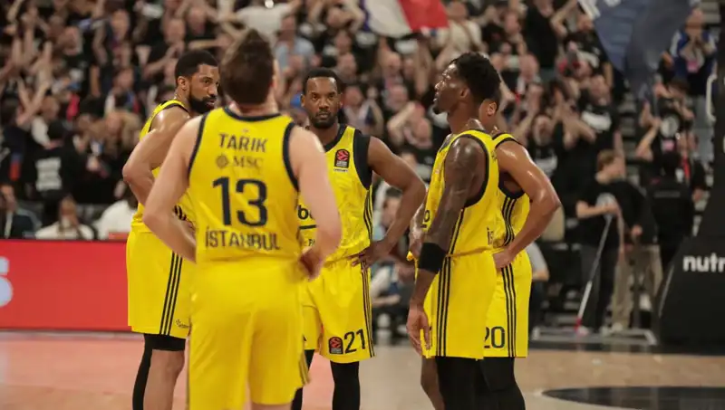 Fenerbahçe, Final Hedefiyle Panathinaikos'un Karşısında: Büyük Mücadele Başlıyor