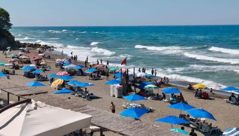Akçakoca'da Denizin Yasağı: Neden ve Ne Zaman Kalkacak?