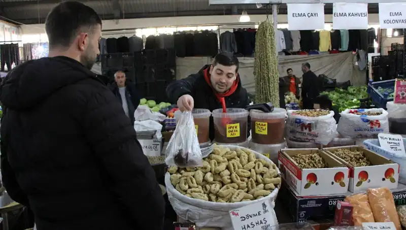 Sarı Altının Pahalılığı: 1 Kilosu Gram Altını Geçti, Pazar Canlanıyor