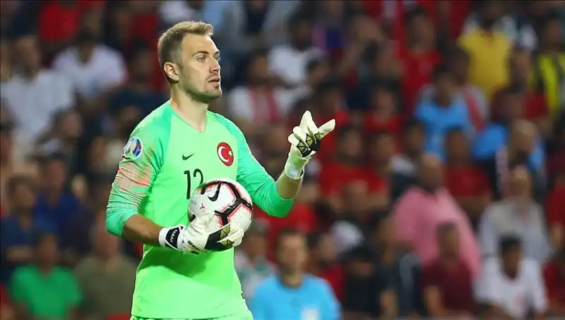 Mert Günok Futbolu Bırakacağı Yaşı Açıkladı: Hayranlarını Şaşırttı