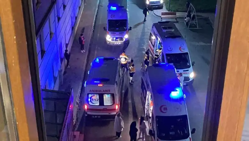 Akşam Yemeği Sonrası Zehirlenme: 53 Öğrenci Hastaneye Kaldırıldı