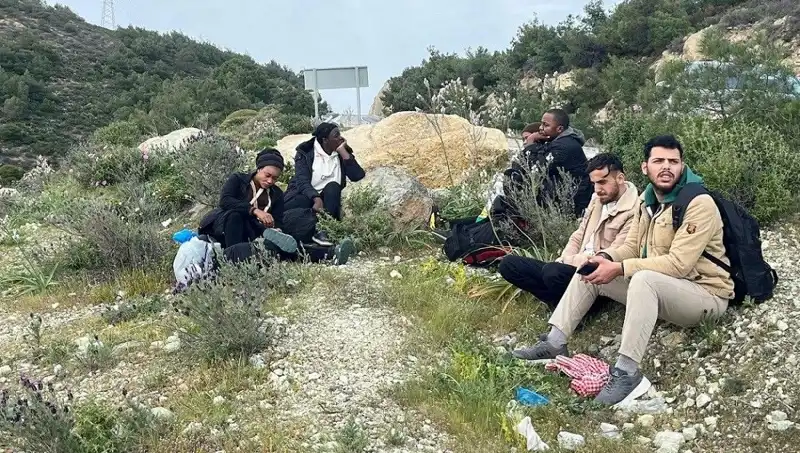 Düzensiz Göçmen Operasyonu: İki İlde 20 Kişi Yakalandı