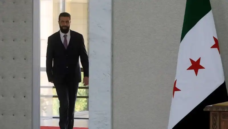Paris’te Şara-Macron Zirvesi: Fransa'nın Yeni Suriye Destek Planı