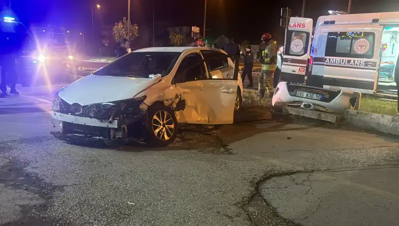 Pikap ile Otomobil Çarpıştı: Kaza Sonrası Yaşananlar Şaşırttı