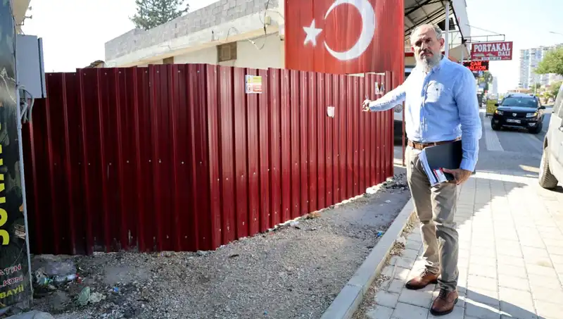 Tapulu Arazim Diyerek Sokağı Kapatan Şahıs: Olayı Doğuran Nedeni Öğrenin!