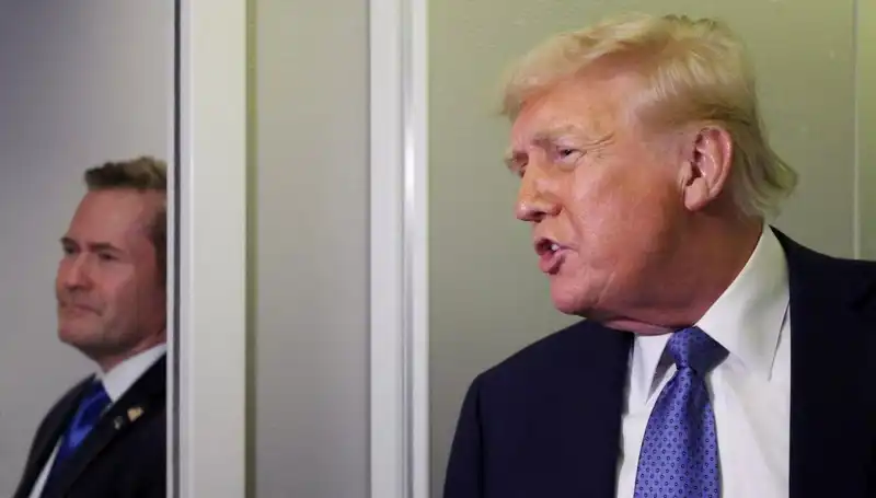 Trump'ın Sırlarını Sızdırdı: Mike Waltz Görevden Alındı