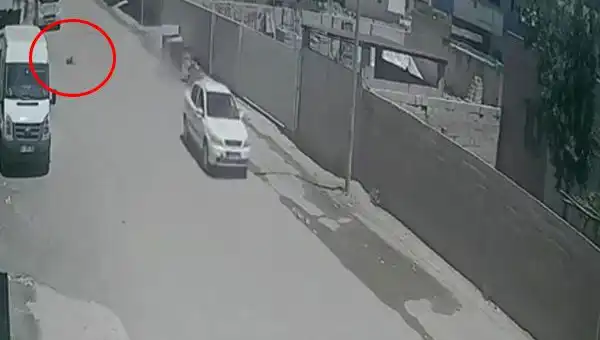 ** Küçük Çocuğa Çarpan Otomobil Kaçtı: Olay Yerinden Kaçışın Perde Arkası**