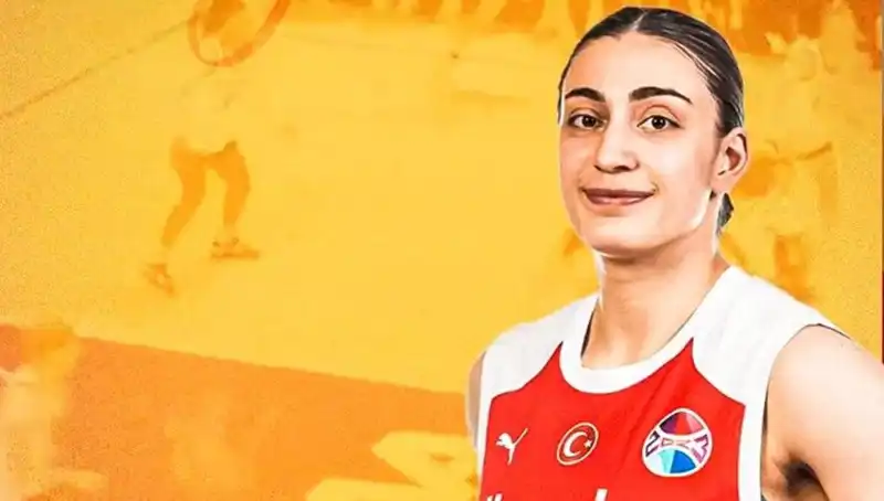 Galatasaray'dan Sözleşme Uzatma Hamlesi: Üç Yıldızla Anlaşıldı