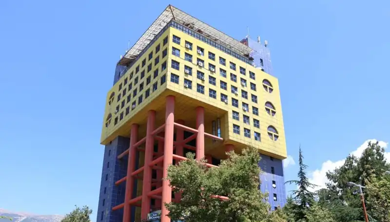 Dünyanın En Saçma Binası Yerine Yepyeni Proje Başladı