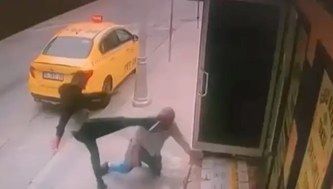 Taksi Durağında Kan Donduran Olay: Oğul ve Alacaklısı Arasındaki Çatışma