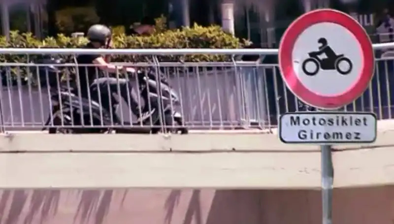 Üst Geçitler Motokuryelerin Yeni Kentoğrafyası: Şehirde Korna Gürültüsü