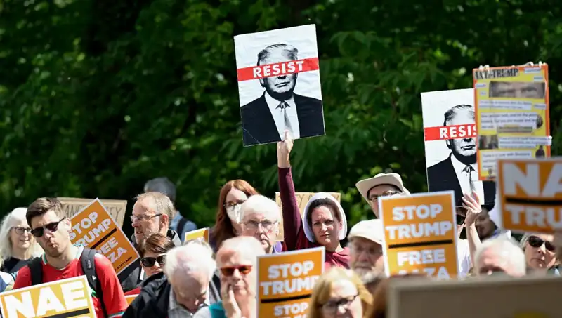 Trump’ın İskoçya Ziyareti: Golf Oynarken Protestolarla Karşılaştı