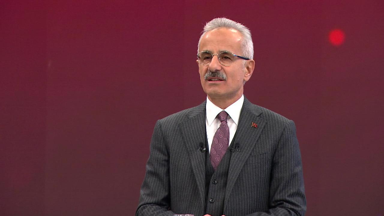 Bakan Uraloğlu Sosyal Medya Düzenlemesi Hakkında Açıklamada Bulundu