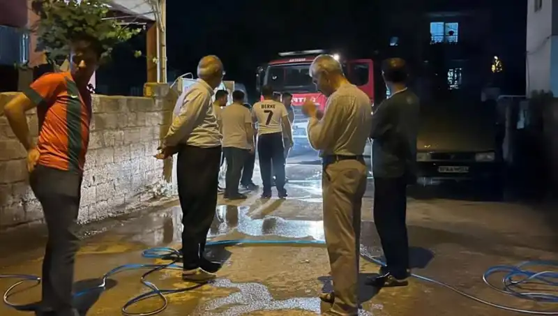 Park Halindeki Araçta Çıkan Yangın, İlçeyi Telaşa Sürükledi!