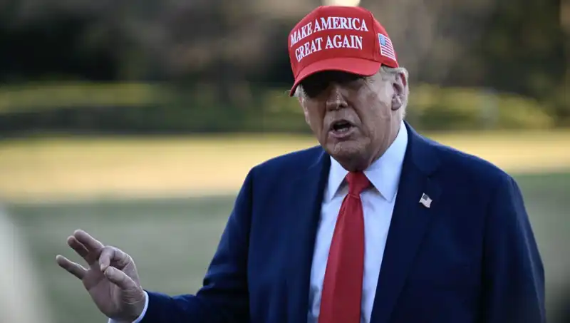 Trump, Ukrayna ile İlişkilerini Anlattı: "Savaşı Önledim" Dedi