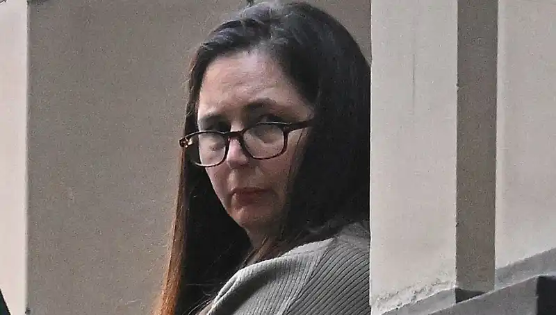 Zehirli Mantarların Karanlık Dünyası ve Renkli Tabakların Gizemi
