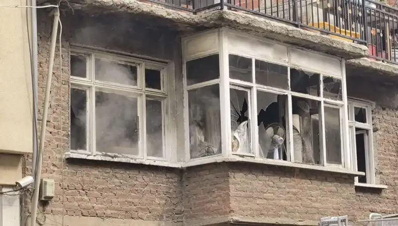 Bursa’da İki Katlı Evin Alevlere Teslim Olma Anı Kameralara Yansıdı