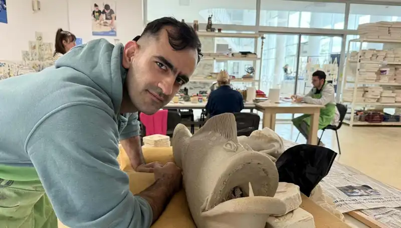 İşitme Engelli Rıfat Can, Azmiyle Tüm Engelleri Aşmayı Başardı