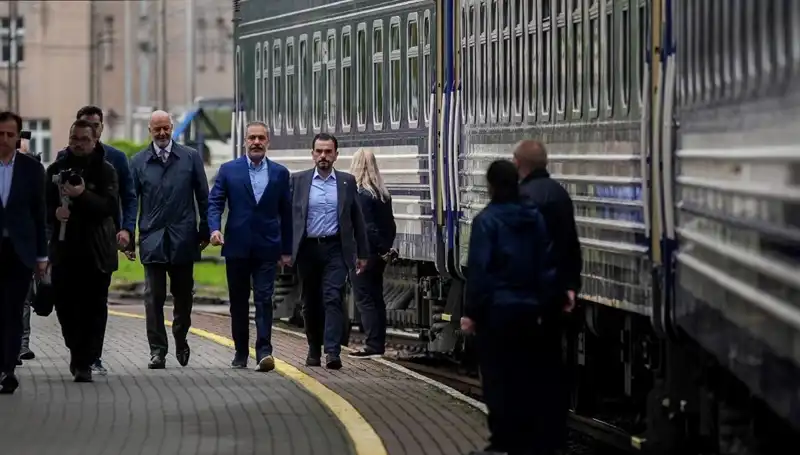 Dışişleri Bakanı Fidan Ukrayna'daki Kritik Temaslarını Tamamladı