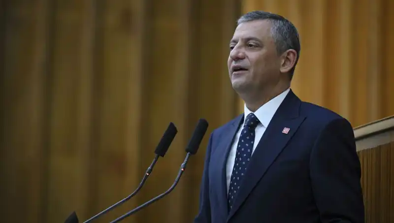 Özel'den CHP Kurultay Davasına Sert Tepki: Siyasi Oyunlar ve Gelecek Endişesi