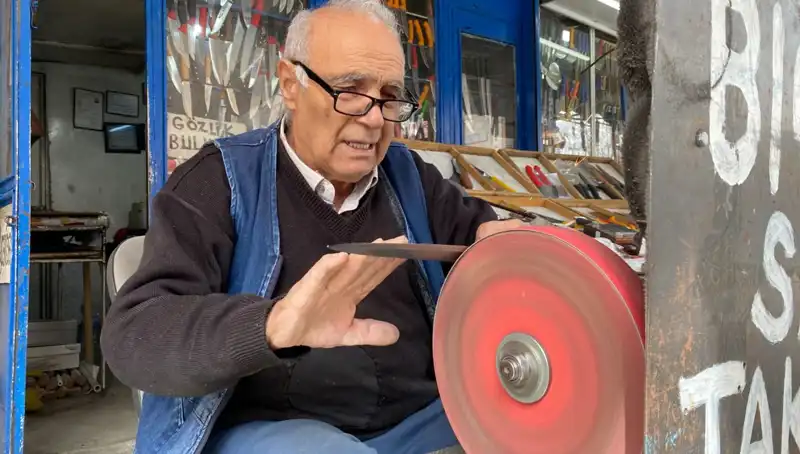 81 Yaşında Çuvaldızı Bırakmayan Erhan Amca'nın Keyif Dolu Hikayesi