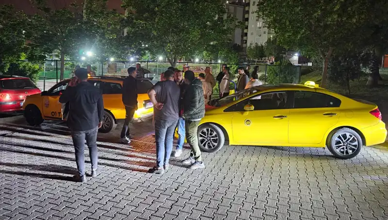 Adana'da Korsan Taksi Çetesi, Taksiciyi Saldırıya Uğrattı!